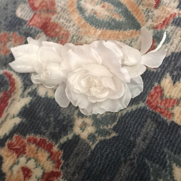 Flower Embellishments 3 Piece - Picture 2 of 7